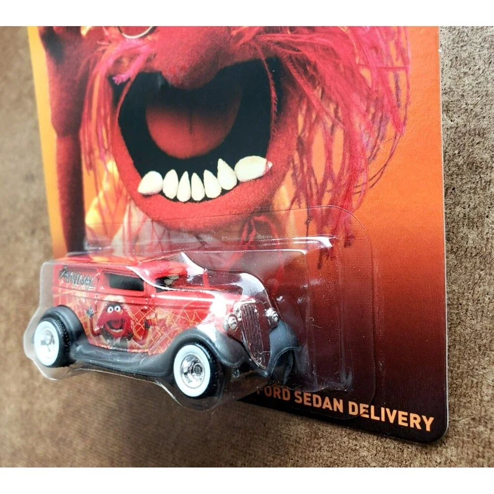 2014 Hot Wheels '34 FORD SEDAN DELIVERY Red/Black  POP CULTURE: THE MUPPETS 1:64